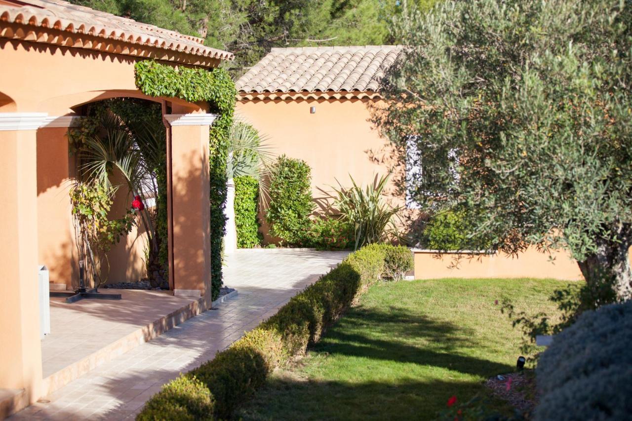 Les Lavandes Bed and Breakfast Alleins Esterno foto
