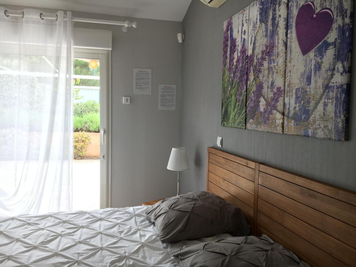 Les Lavandes Bed and Breakfast Alleins Esterno foto