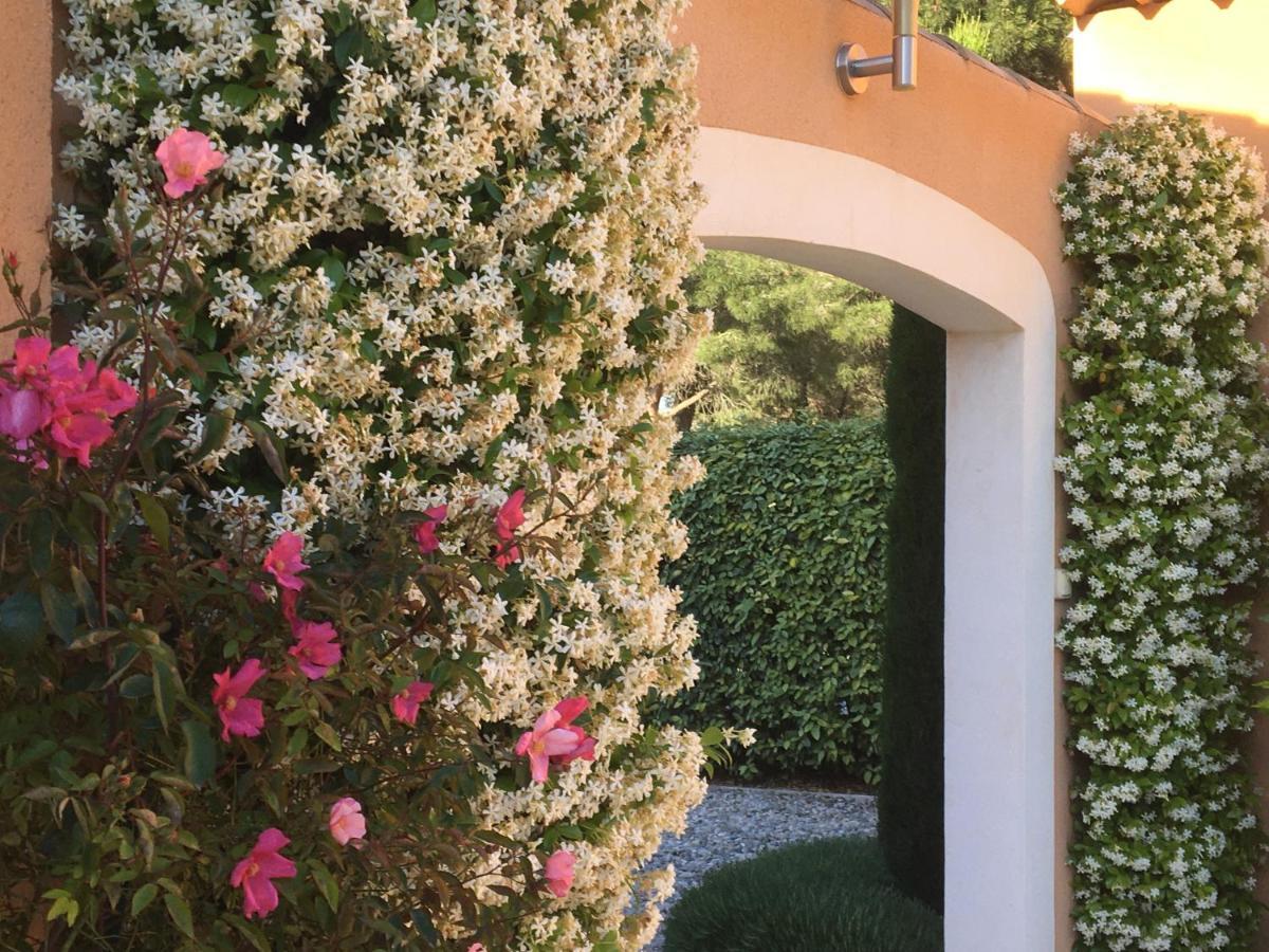 Les Lavandes Bed and Breakfast Alleins Esterno foto