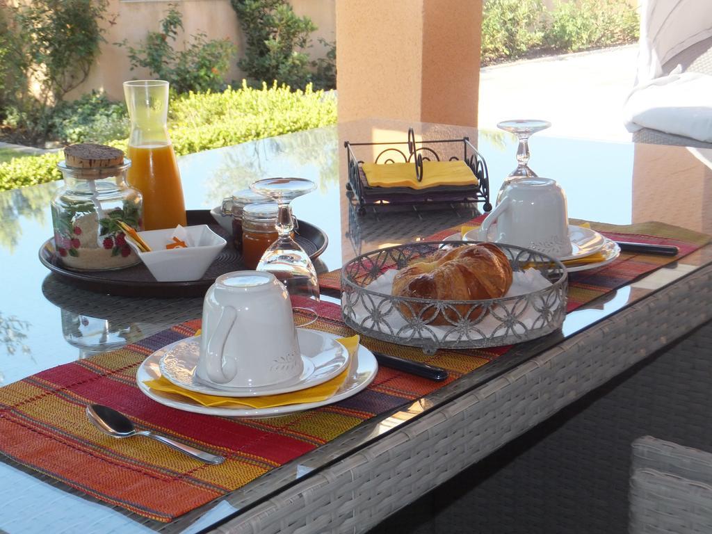 Les Lavandes Bed and Breakfast Alleins Esterno foto