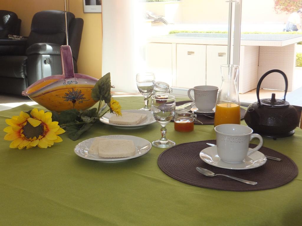 Les Lavandes Bed and Breakfast Alleins Camera foto